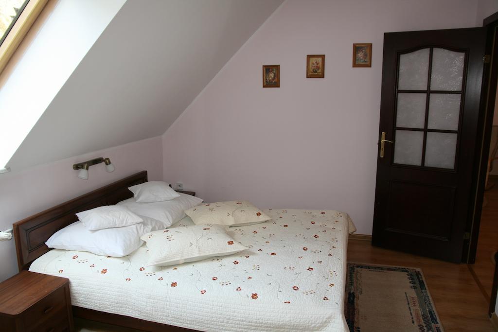 Gosciniec Bed & Breakfast Krynica Zdroj Ruang foto